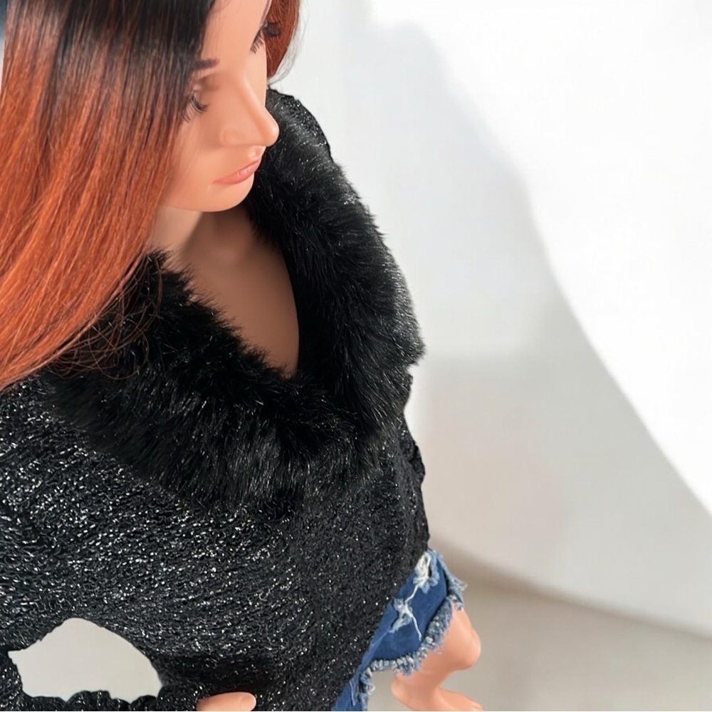 Slonl Metallic Silver and Black Faux Fur Collar Knit Stretcher Sweater Size L